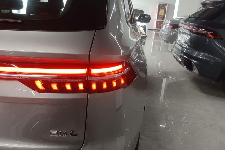 Used Geely Auto Monjaro L 2021 2.0TD DCT EVO Two-Wheel Drive Prestige Version Exterior 3