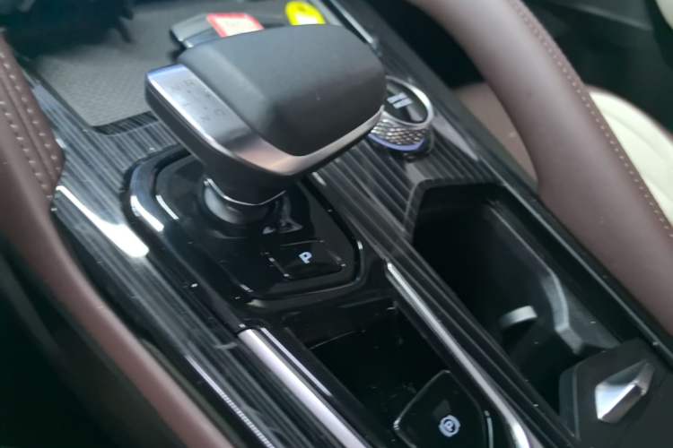 Used Geely Auto Monjaro L 2021 2.0TD DCT EVO Two-Wheel-Drive Flagship Version Gear Lever