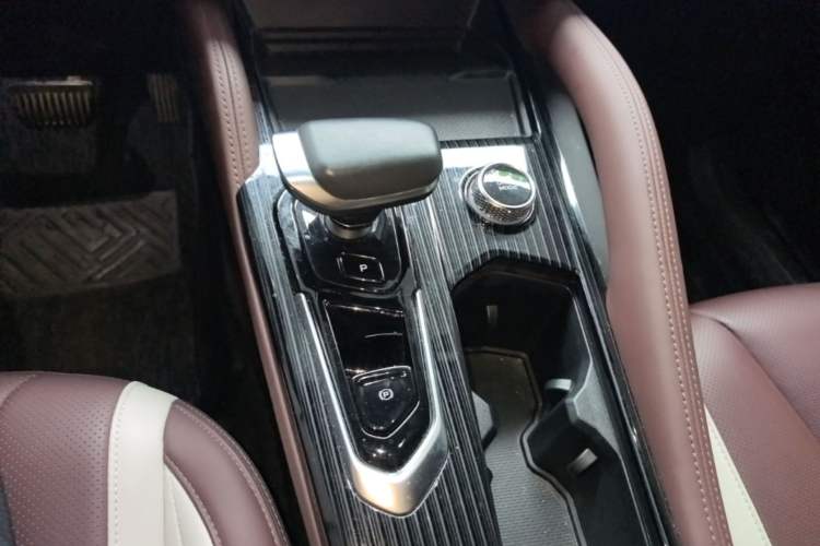 Used Geely Auto Monjaro L 2021 2.0TD DCT EVO Two-Wheel Drive Smart Luxury Version Gear Lever