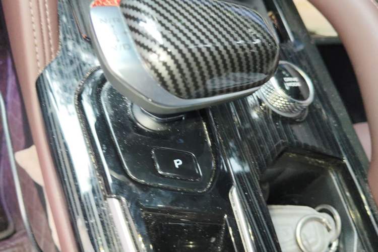 Used Geely Auto Monjaro L 2021 2.0TD DCT EVO Two-Wheel Drive Prestige Version Gear Lever
