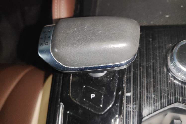 Used Geely Auto Monjaro L 2021 2.0TD DCT EVO Two-Wheel Drive Prestige Version Gear Lever
