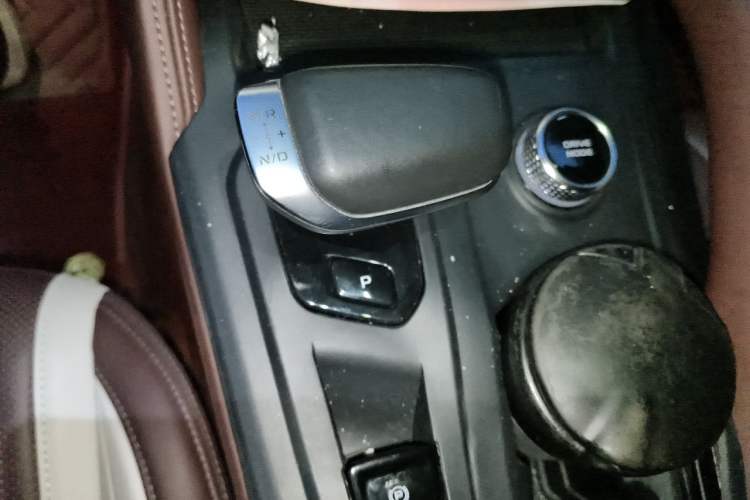 Used Geely Auto Monjaro L 2021 2.0TD DCT EVO Two-Wheel Drive Smart Luxury Version Gear Lever