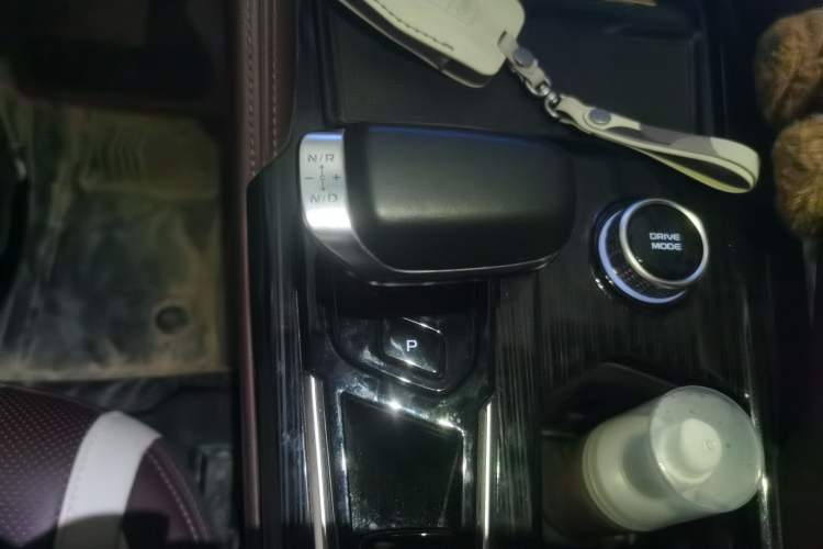 Used Geely Auto Monjaro L 2021 2.0TD DCT EVO Two-Wheel Drive Smart Luxury Version Gear Lever