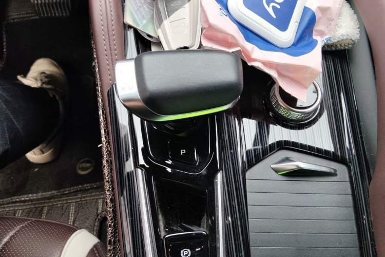Used Geely Auto Monjaro L 2021 2.0TD DCT EVO Two-Wheel Drive Prestige Version Gear Lever