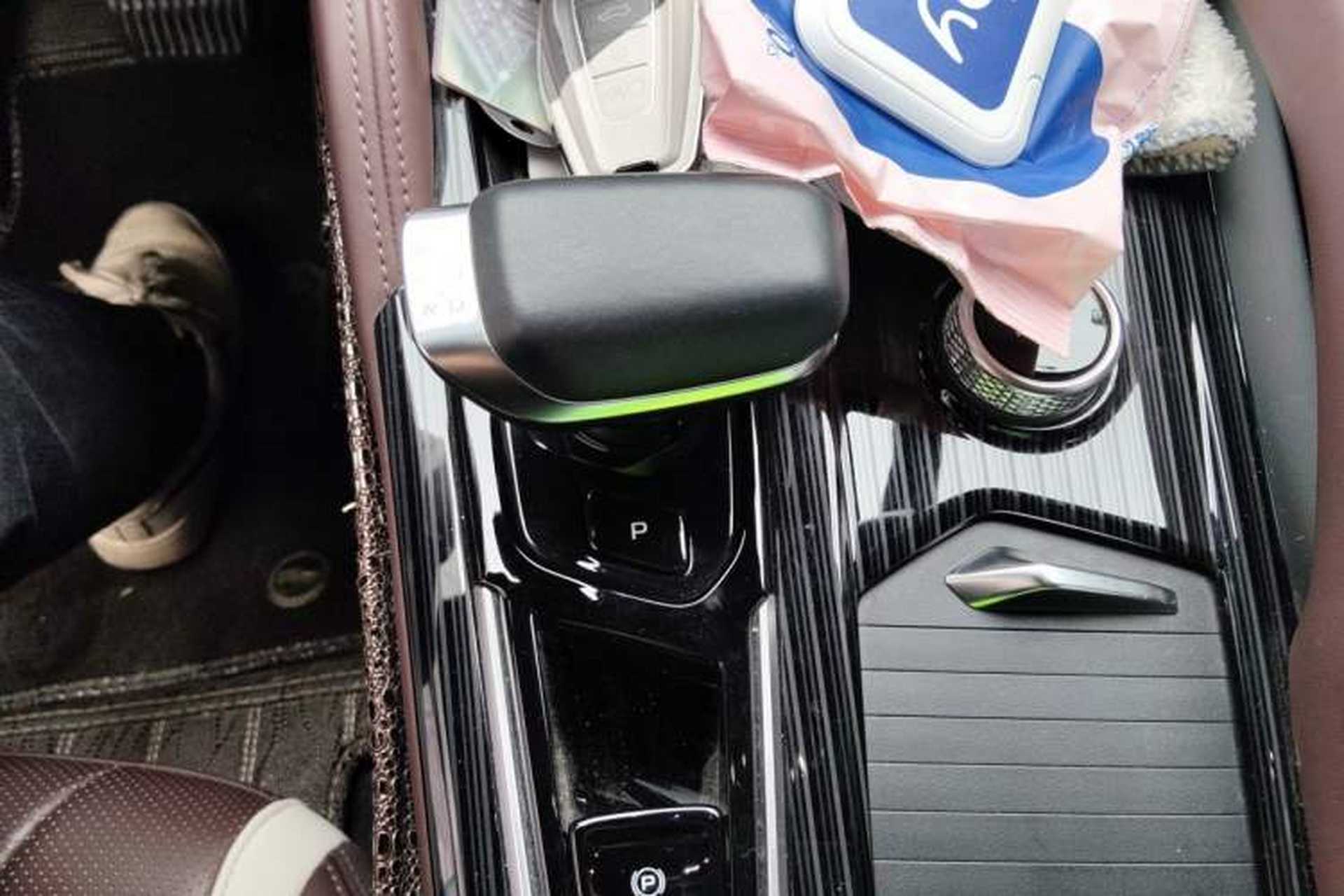 Used Geely Auto Monjaro L 2021 2.0TD DCT EVO Two-Wheel Drive Prestige Version Gear Lever