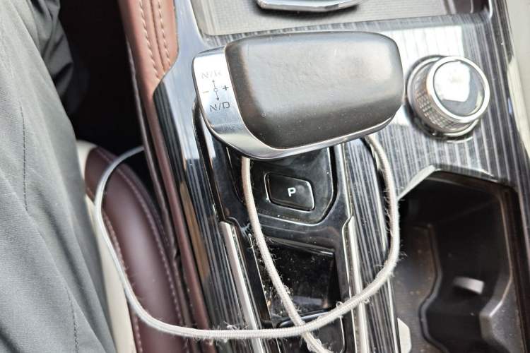 Used Geely Auto Monjaro L 2021 2.0TD DCT EVO Two-Wheel Drive Prestige Version Gear Lever