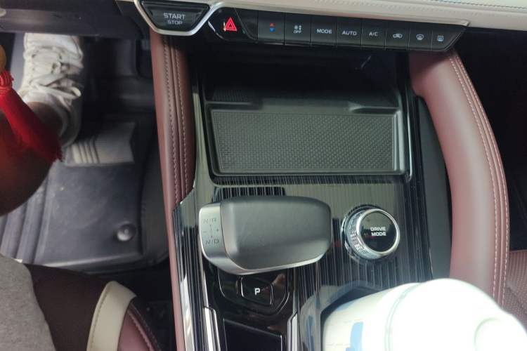 Used Geely Auto Monjaro L 2021 2.0TD DCT EVO Two-Wheel Drive Smart Luxury Version Gear Lever