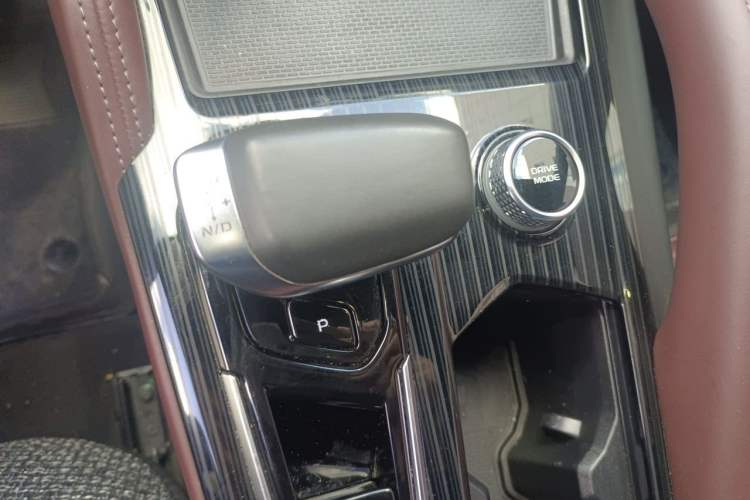 Used Geely Auto Monjaro L 2021 2.0TD DCT EVO Two-Wheel Drive Smart Luxury Version Gear Lever