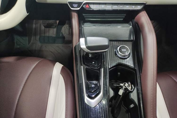 Used Geely Auto Monjaro L 2021 2.0TD DCT EVO Two-Wheel Drive Smart Luxury Version Gear Lever