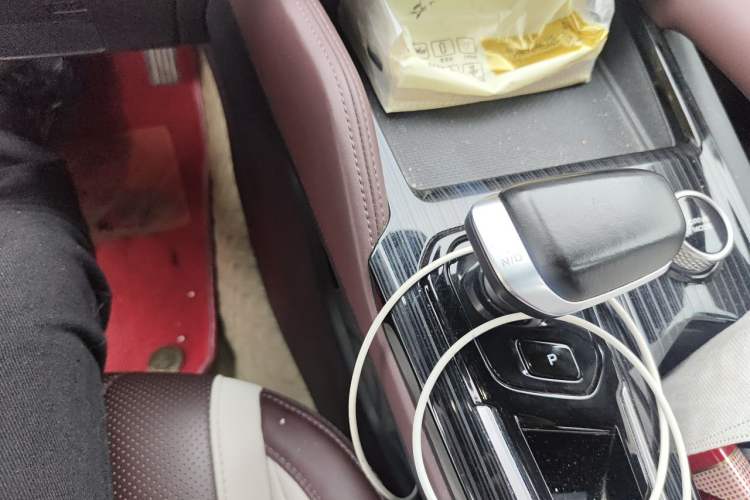 Used Geely Auto Monjaro L 2021 2.0TD DCT EVO Two-Wheel Drive Prestige Version Gear Lever