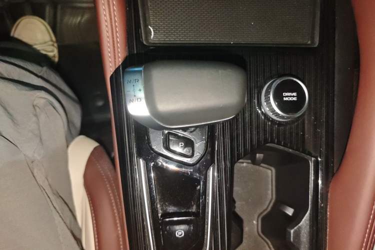 Used Geely Auto Monjaro L 2021 2.0TD DCT EVO Two-Wheel Drive Smart Luxury Version Gear Lever