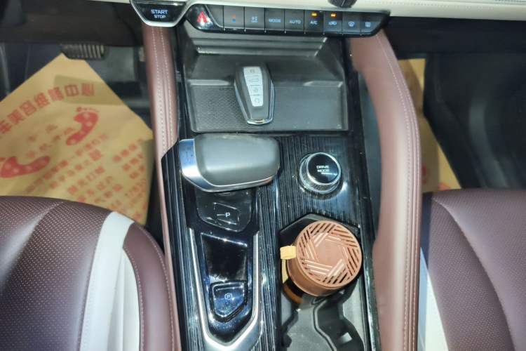 Used Geely Auto Monjaro L 2021 2.0TD DCT EVO Two-Wheel Drive Smart Luxury Version Gear Lever