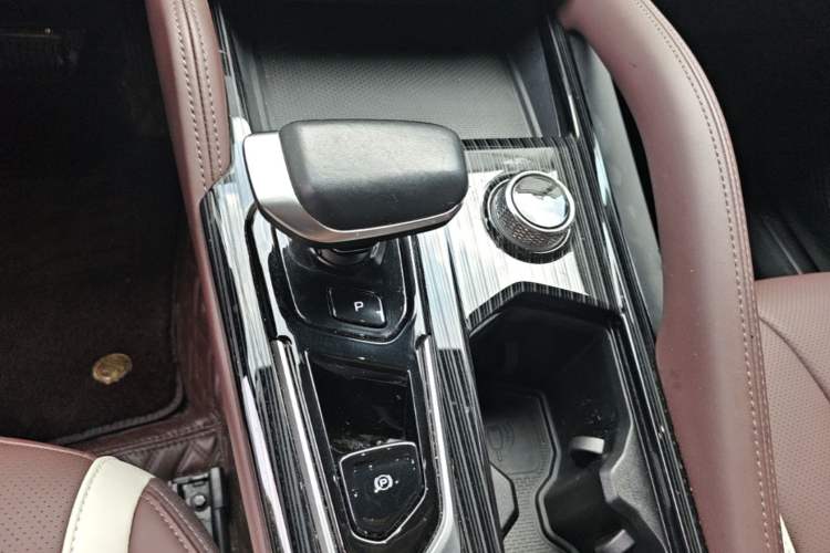 Used Geely Auto Monjaro L 2021 2.0TD DCT EVO Two-Wheel Drive Prestige Version Gear Lever