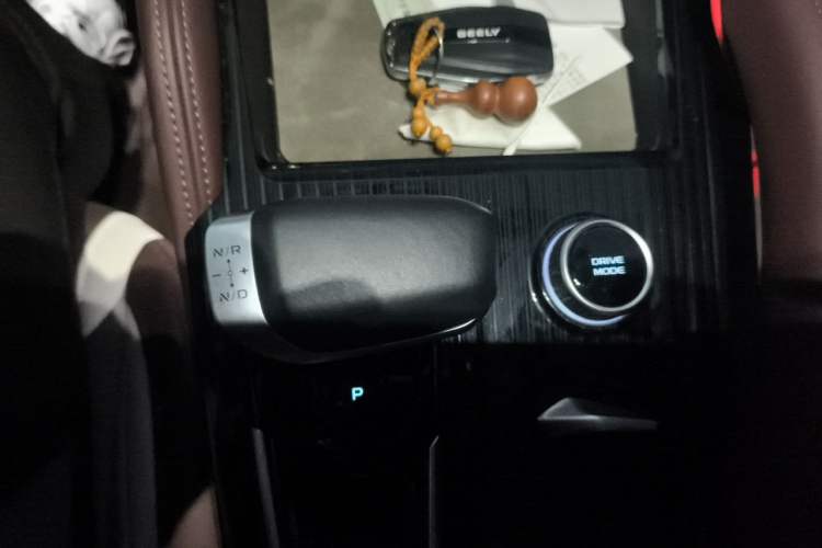 Used Geely Auto Monjaro L 2021 2.0TD DCT EVO Two-Wheel Drive Prestige Version Gear Lever