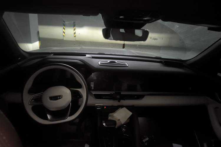 Used Geely Auto Monjaro L 2021 2.0TD High-Power Automatic All-Wheel-Drive Flagship Version Headliner