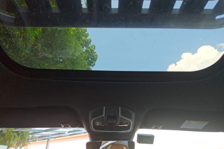 Used Geely Auto Monjaro L 2021 2.0TD DCT EVO Two-Wheel Drive Smart Luxury Version Headliner