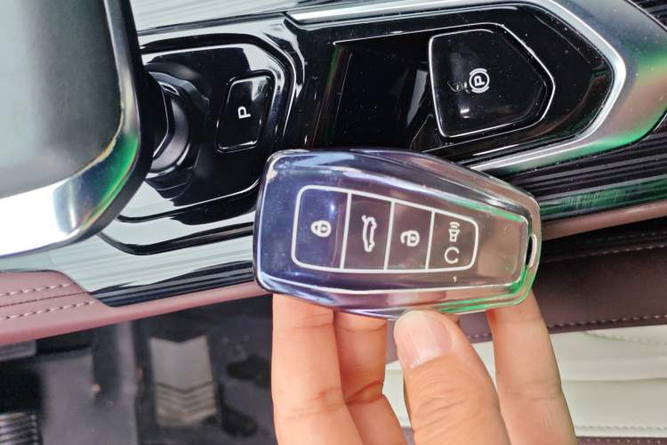 Used Geely Auto Monjaro L 2021 2.0TD DCT EVO Two-Wheel Drive Smart Luxury Version Interior 1