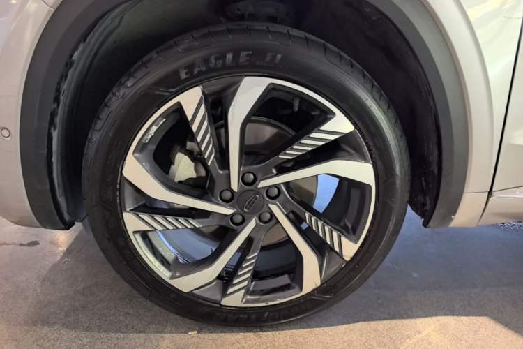 Used Geely Auto Monjaro L 2021 2.0TD DCT EVO Two-Wheel-Drive Flagship Version Left Front Wheel Hub