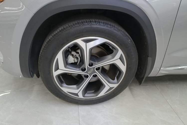 Used Geely Auto Monjaro L 2021 2.0TD DCT EVO Two-Wheel Drive Prestige Version Left Front Wheel Hub