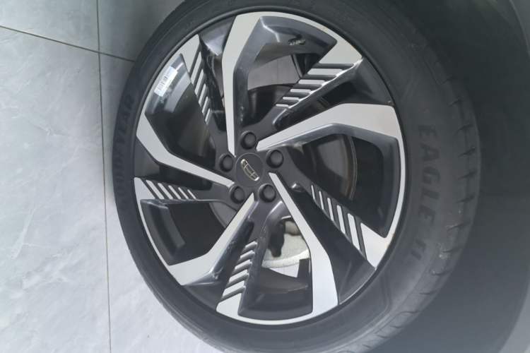 Used Geely Auto Monjaro L 2021 2.0TD DCT EVO Two-Wheel-Drive Flagship Version Left Front Wheel Hub