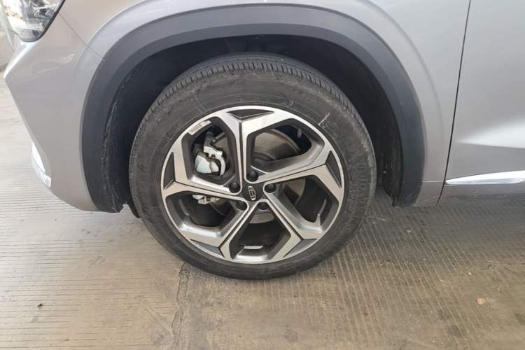 Used Geely Auto Monjaro L 2021 2.0TD DCT EVO Two-Wheel Drive Prestige Version Left Front Wheel Hub