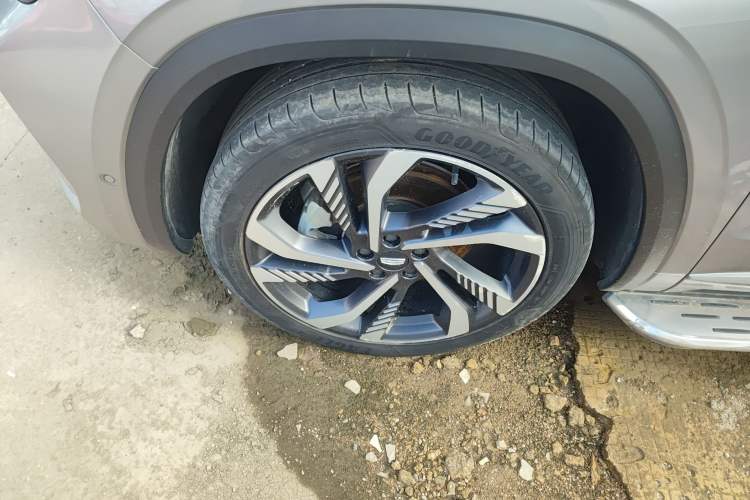 Used Geely Auto Monjaro L 2021 2.0TD DCT EVO Two-Wheel Drive Smart Luxury Version Left Front Wheel Hub