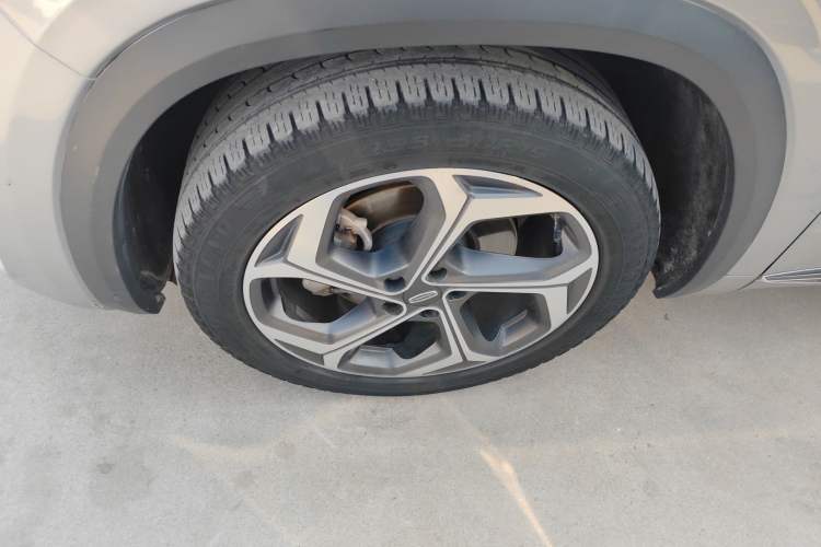 Used Geely Auto Monjaro L 2021 2.0TD DCT EVO Two-Wheel Drive Prestige Version Left Front Wheel Hub
