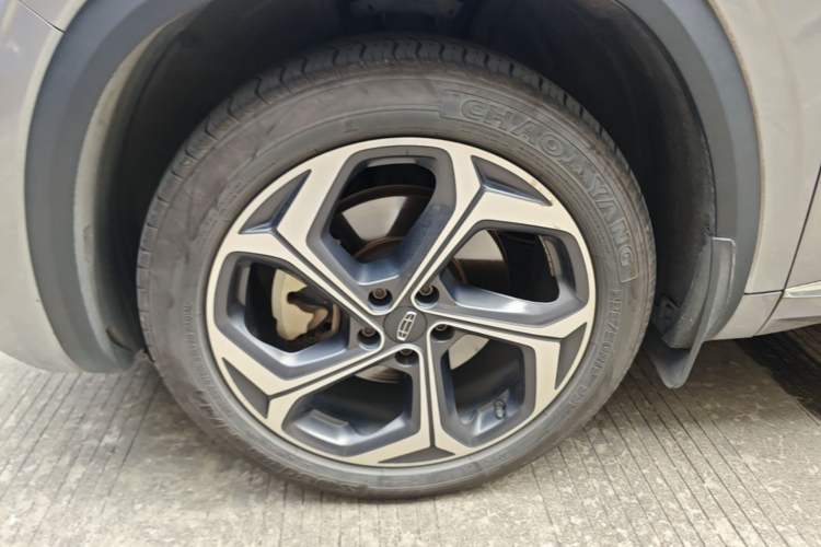 Used Geely Auto Monjaro L 2021 2.0TD DCT EVO Two-Wheel Drive Prestige Version Left Front Wheel Hub