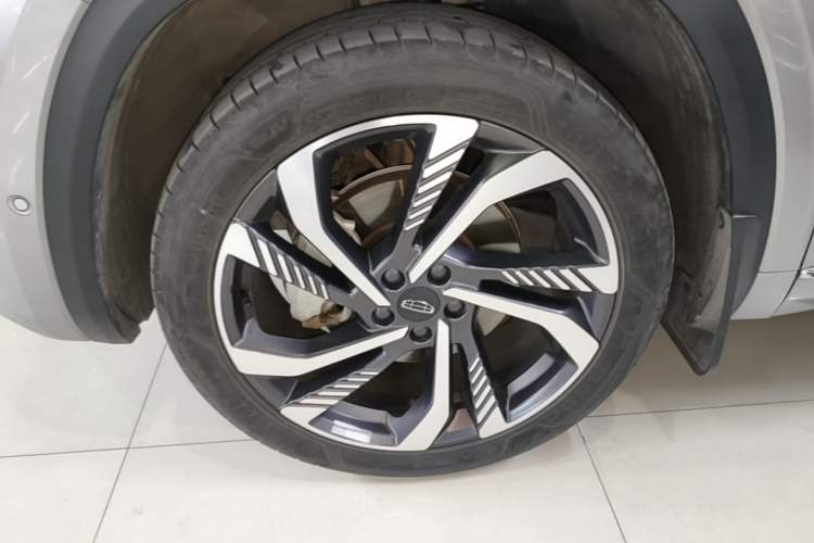Used Geely Auto Monjaro L 2021 2.0TD DCT EVO Two-Wheel Drive Smart Luxury Version Left Front Wheel Hub