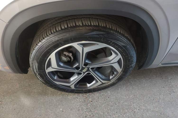 Used Geely Auto Monjaro L 2021 2.0TD DCT EVO Two-Wheel Drive Prestige Version Left Front Wheel Hub