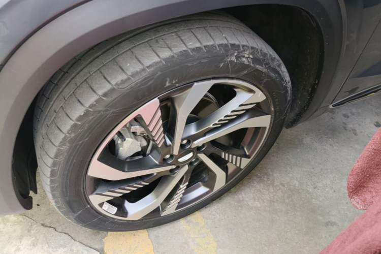 Used Geely Auto Monjaro L 2021 2.0TD DCT EVO Two-Wheel Drive Smart Luxury Version Left Front Wheel Hub