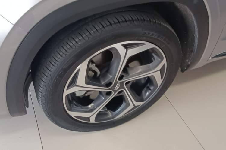 Used Geely Auto Monjaro L 2021 2.0TD High-Power Automatic All-Wheel Drive Luxury Version Left Front Wheel Hub