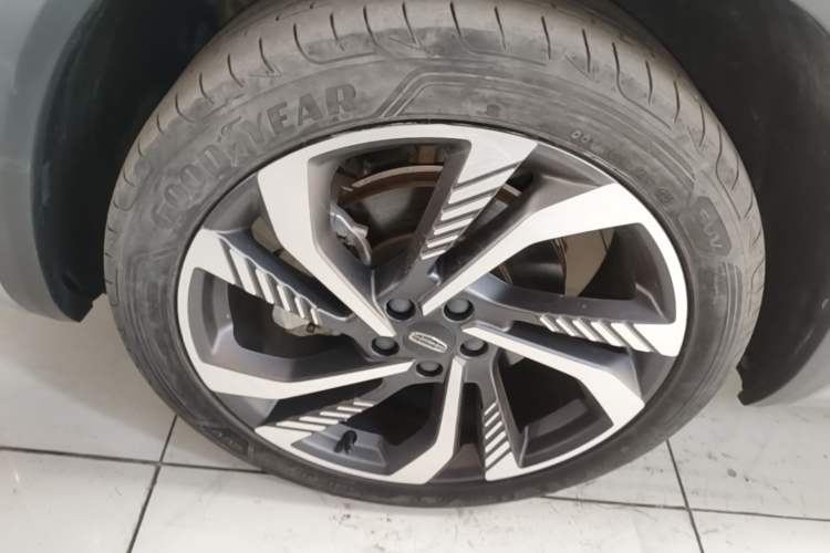 Used Geely Auto Monjaro L 2021 2.0TD DCT EVO Two-Wheel-Drive Flagship Version Left Front Wheel Hub