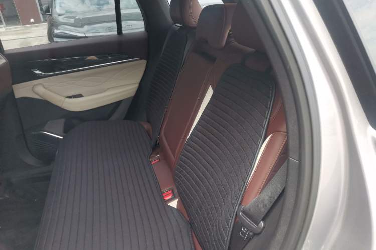 Used Geely Auto Monjaro L 2021 2.0TD High-Power Automatic All-Wheel Drive Luxury Version Left Rear Seat
