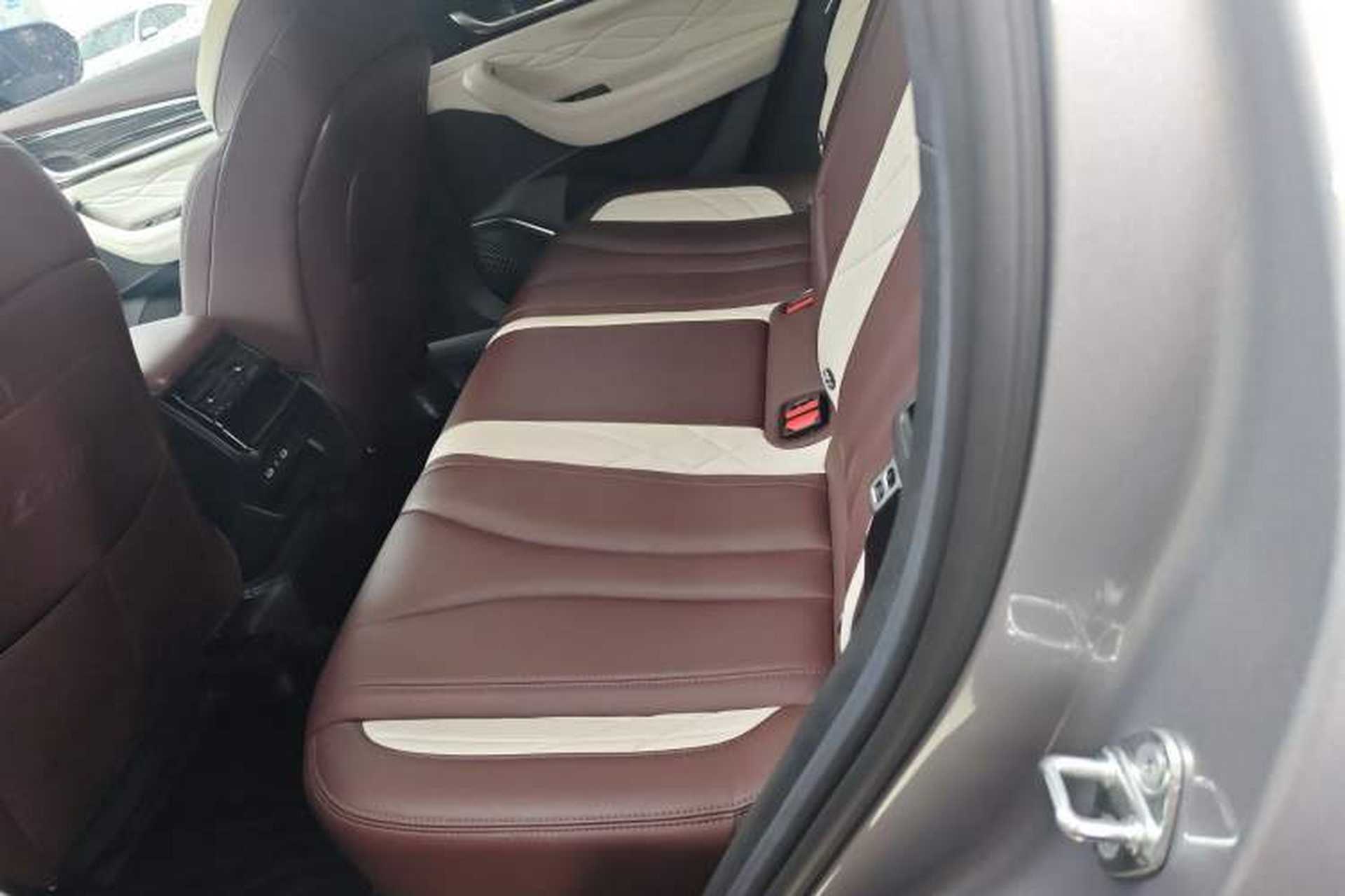 Used Geely Auto Monjaro L 2021 2.0TD DCT EVO Two-Wheel Drive Prestige Version Left Rear Seat