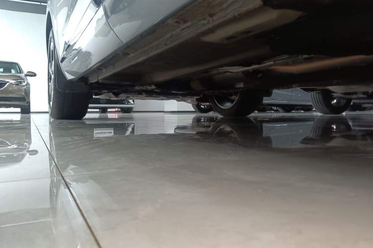 Used Geely Auto Monjaro L 2021 2.0TD DCT EVO Two-Wheel Drive Prestige Version Left Side Sill