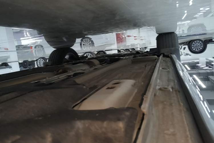 Used Geely Auto Monjaro L 2021 2.0TD DCT EVO Two-Wheel Drive Prestige Version Left Side Sill