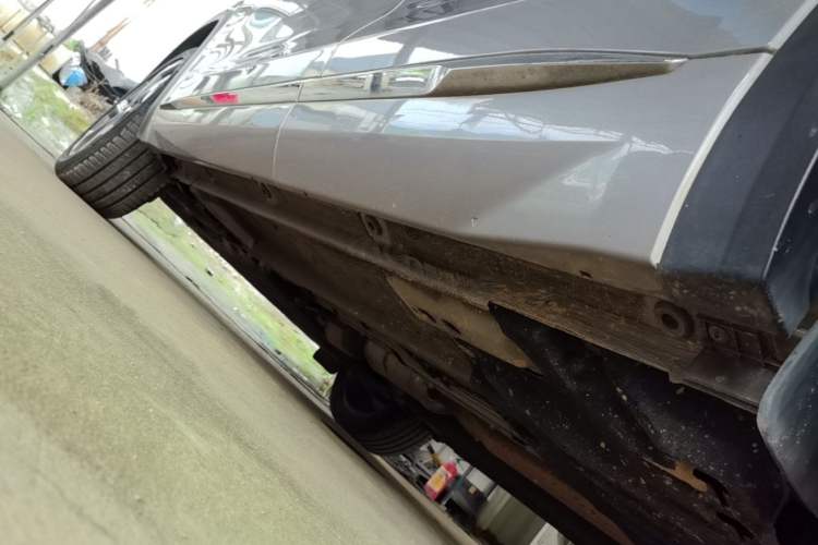 Used Geely Auto Monjaro L 2021 2.0TD DCT EVO Two-Wheel Drive Prestige Version Left Side Sill