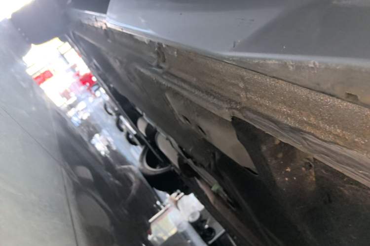 Used Geely Auto Monjaro L 2021 2.0TD DCT EVO Two-Wheel-Drive Flagship Version Left Side Sill