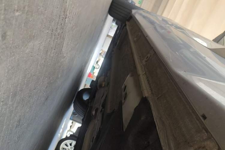 Used Geely Auto Monjaro L 2021 2.0TD DCT EVO Two-Wheel Drive Prestige Version Left Side Sill