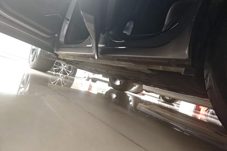 Used Geely Auto Monjaro L 2021 2.0TD DCT EVO Two-Wheel Drive Smart Luxury Version Left Side Sill