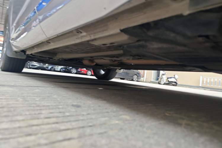 Used Geely Auto Monjaro L 2021 2.0TD DCT EVO Two-Wheel Drive Prestige Version Left Side Sill