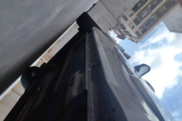 Used Geely Auto Monjaro L 2021 2.0TD DCT EVO Two-Wheel Drive Prestige Version Left Side Sill