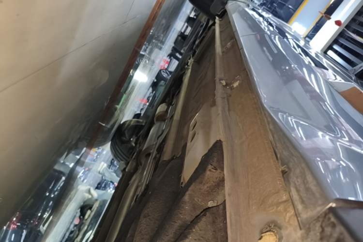 Used Geely Auto Monjaro L 2021 2.0TD DCT EVO Two-Wheel Drive Smart Luxury Version Left Side Sill