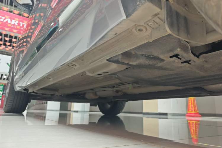 Used Geely Auto Monjaro L 2021 2.0TD DCT EVO Two-Wheel Drive Prestige Version Left Side Sill