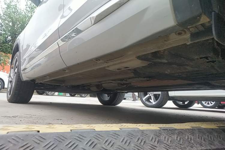 Used Geely Auto Monjaro L 2021 2.0TD DCT EVO Two-Wheel Drive Smart Luxury Version Left Side Sill