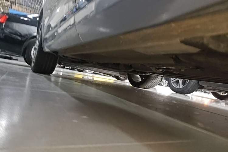 Used Geely Auto Monjaro L 2021 2.0TD DCT EVO Two-Wheel Drive Smart Luxury Version Left Side Sill