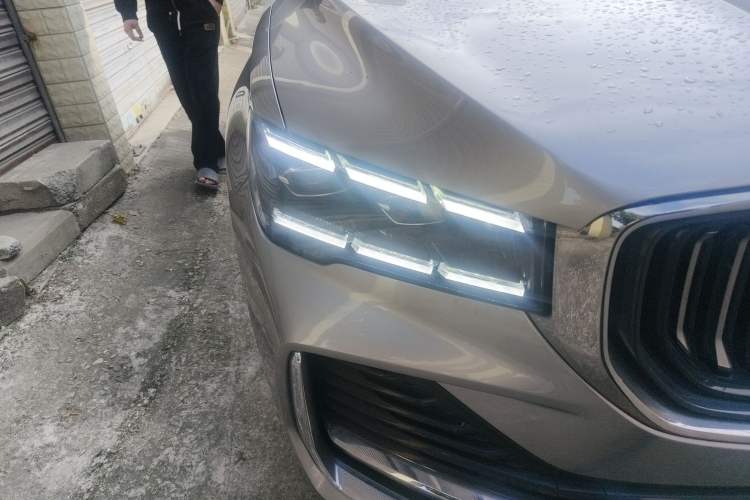 Used Geely Auto Monjaro L 2021 2.0TD DCT EVO Two-Wheel Drive Smart Luxury Version Right Front Headlight