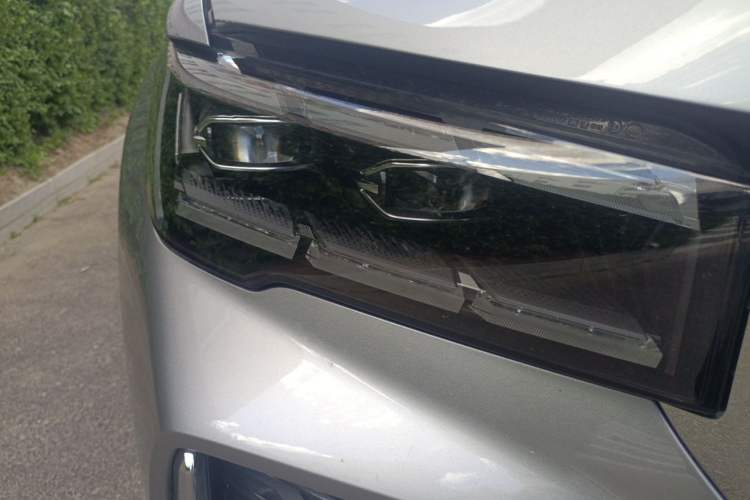 Used Geely Auto Monjaro L 2021 2.0TD DCT EVO Two-Wheel Drive Smart Luxury Version Right Front Headlight