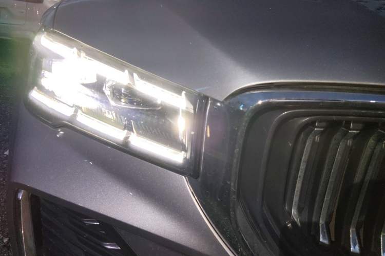 Used Geely Auto Monjaro L 2021 2.0TD DCT EVO Two-Wheel Drive Smart Luxury Version Right Front Headlight